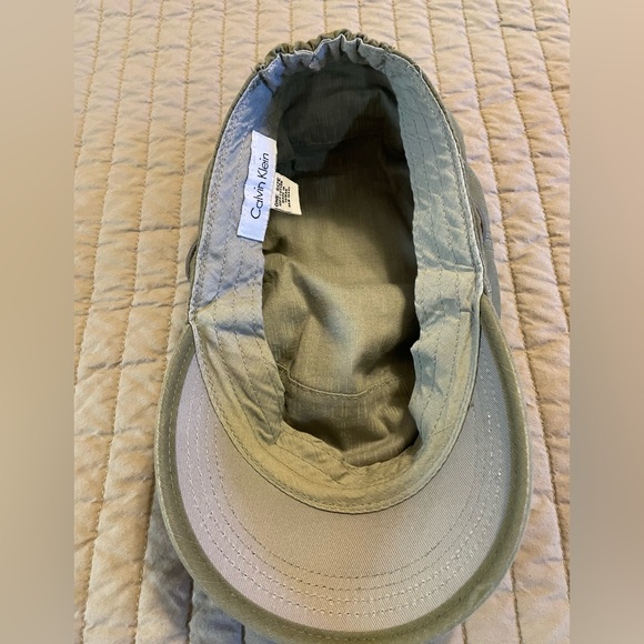 Calvin Klein Cap - Picture 5 of 5
